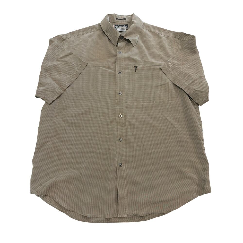 Columbia Men's Sz M Beige short-sleeve performance button down fishing shirt